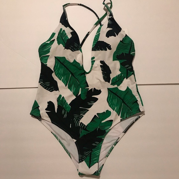 Cupshe Other - Cupshe banana leaf print bathing suit